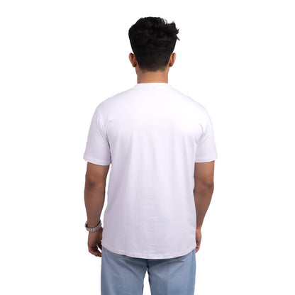 White cotton t-shirt detail – soft, high-quality fabric with reinforced seams for long-lasting comfort.