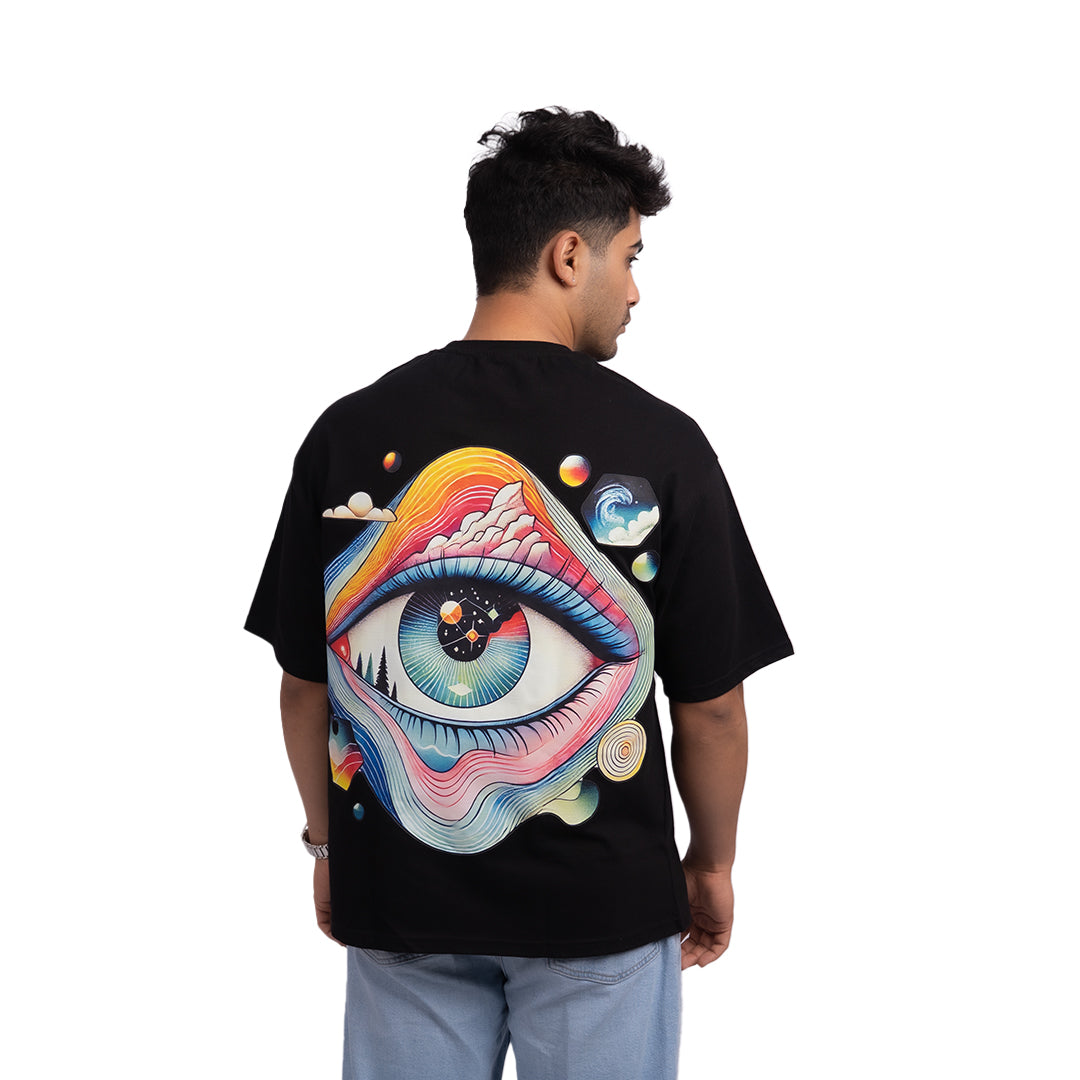 Eye of Reality oversized tee – minimalist oversized t-shirt featuring a symbolic eye graphic for a thought-provoking look.