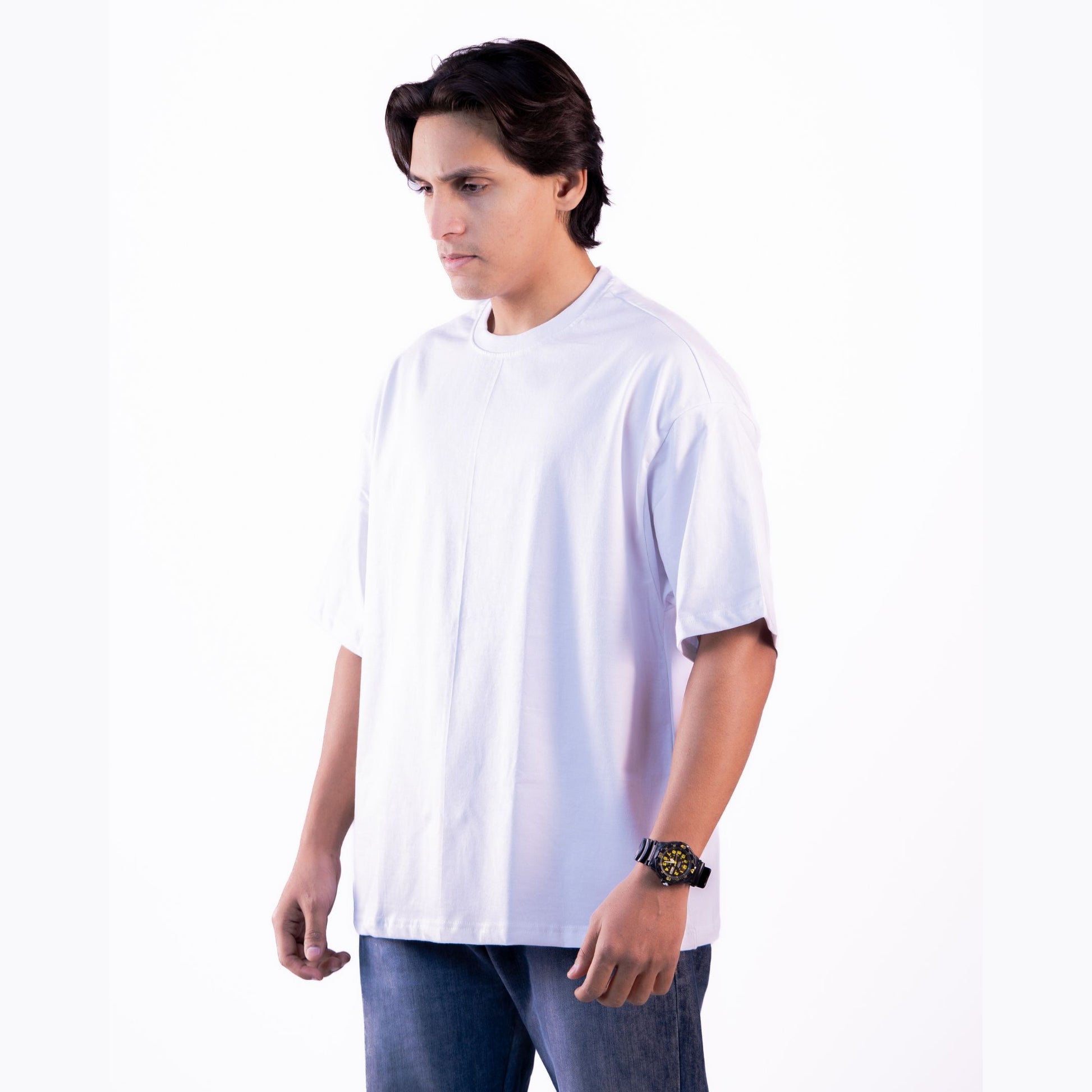 Off-white oversized t-shirt side view – minimalist design, perfect for men and women.